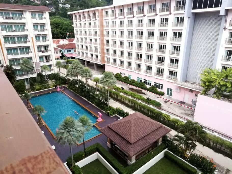 Location Near Jungceylon + Pool Access Apartment Patong