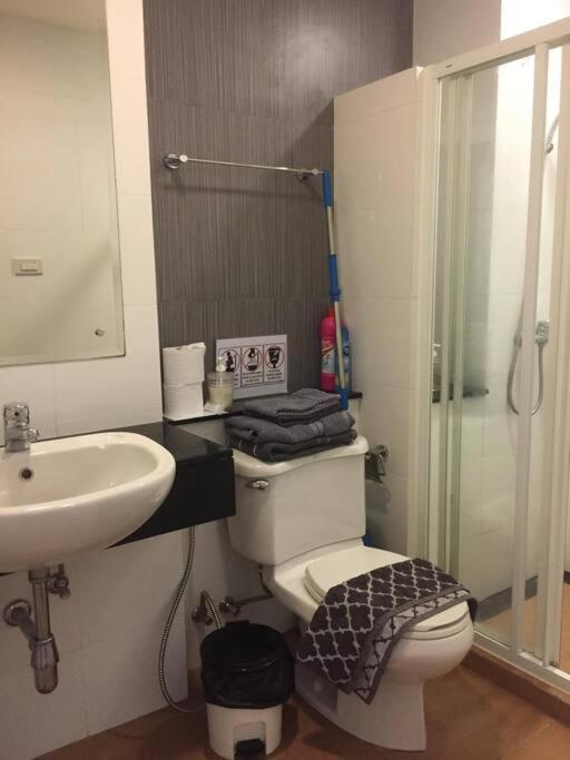 Location Near Jungceylon + Pool Access